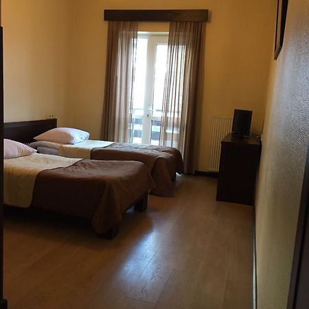 Hotel Stepantsminda Kazbegi Bagian luar foto