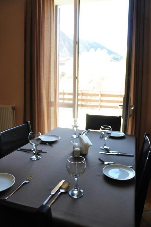 Hotel Stepantsminda Kazbegi Bagian luar foto